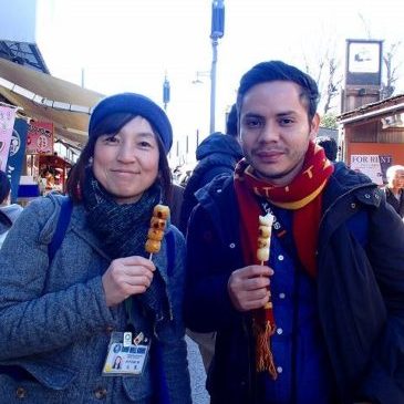 Strolling around a New Year season’s Kamakura with a young Guatemalan