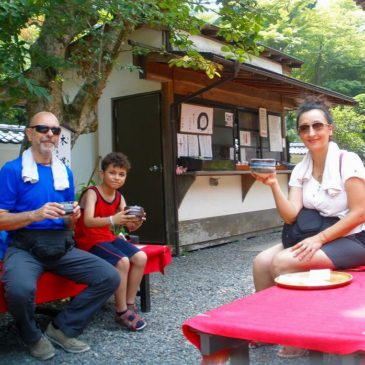 Italian Family Enjoy Kamakura