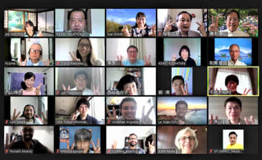 Online International Chat about Lives in Japan